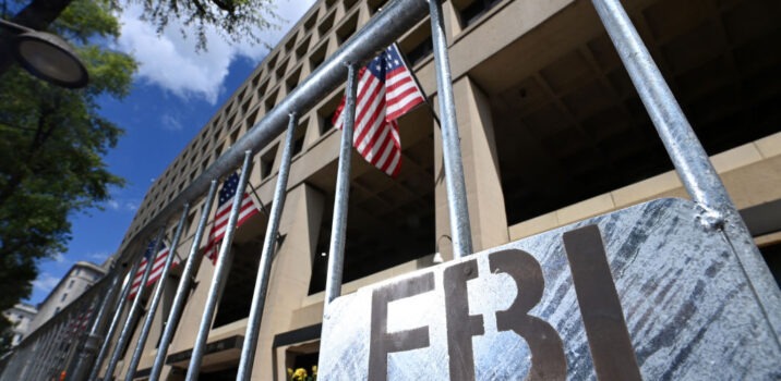ה-FBI מזהיר מפני קמפיין פישינג מתוחכם המנצל הרשאות OAuth נגד דמויות בולטות